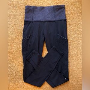 Lululemon Black Leggings with Heather Grey Waistband and pockets